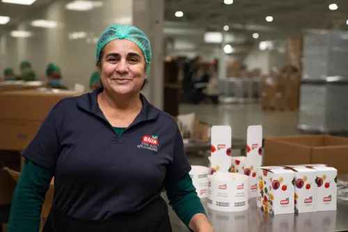 Leyla-Vallejos-Handpacking-Supervisor